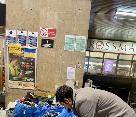 Afghan Refugees in Poland Help Arriving Ukrainian Refugees