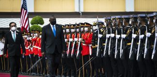 Austin: How the U.S. Walks, Chews Gum at the Same Time